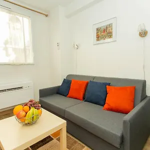 Champs Elysees & Arc De Triomphe - Cityapartmentstay Apartment Paris