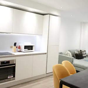  Apartment Luxury Flat In Royal Wharf