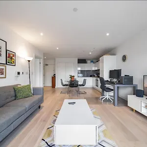  Apartment Riverside And